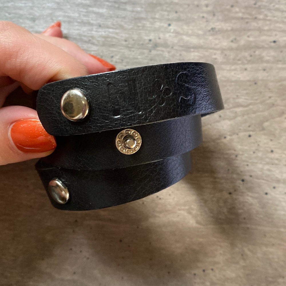 Nickel and suede black leather wrap bracelet